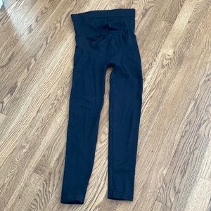 Black BLANQI Everyday Maternity Leggings, size Small